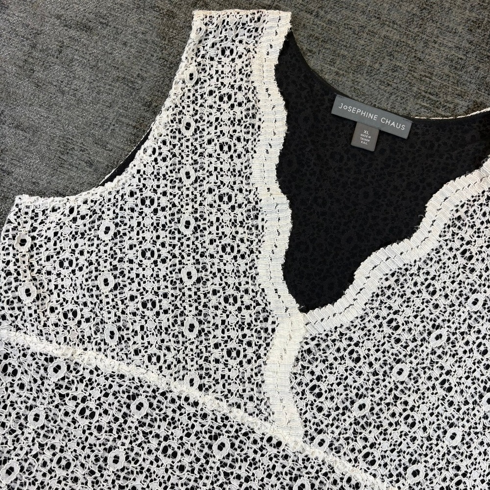 Josephine Chaus Crochet Overlay Top Womens XL White Black V-Neck Sleeveless 1477